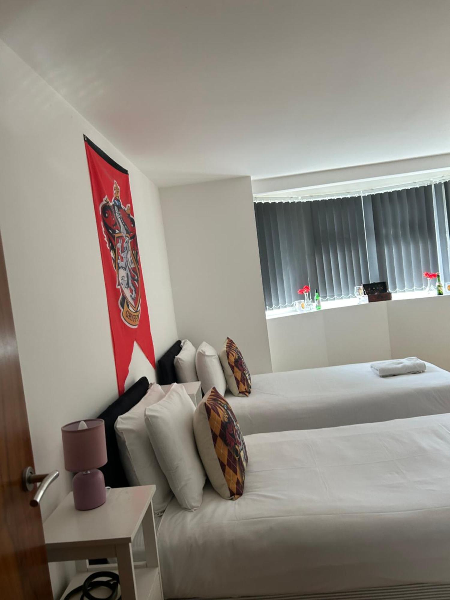 Apartamento de 1000 m² en Watford, con 3 habitación Watford  Exterior foto