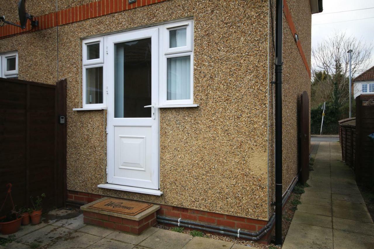 Apartamento de 1000 m² en Watford, con 3 habitación Watford  Exterior foto